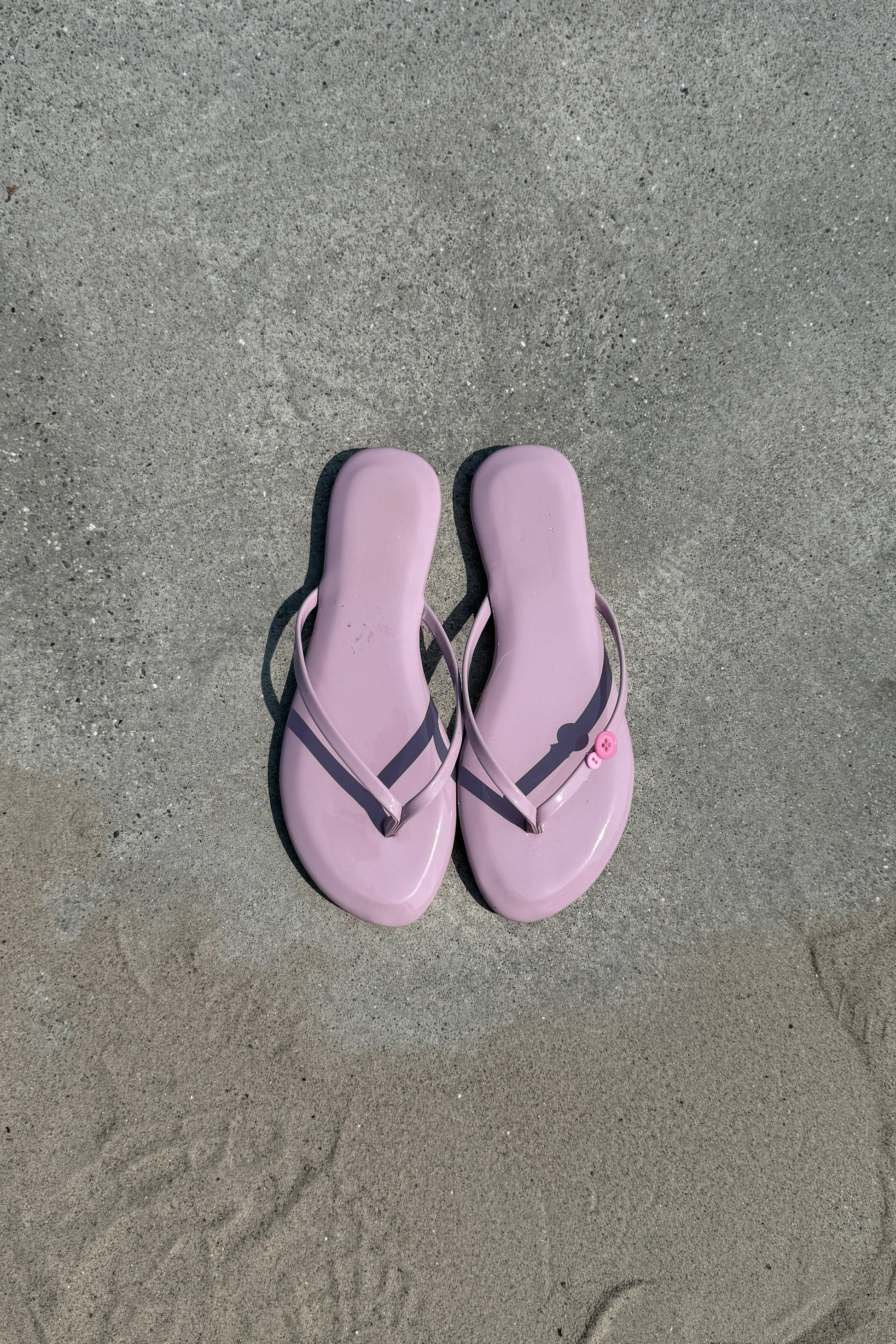 Pinke Glazed flip-flops